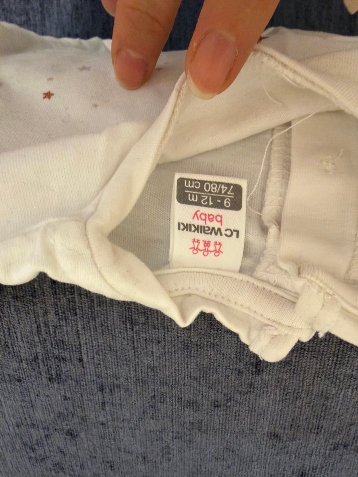 LCW Kız Çocuk Beyaz Uzun Kollu Fırfırlı Tişört - Görsel 3