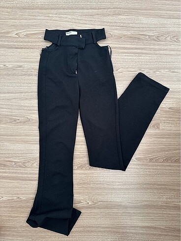 Bershka Pantolon
