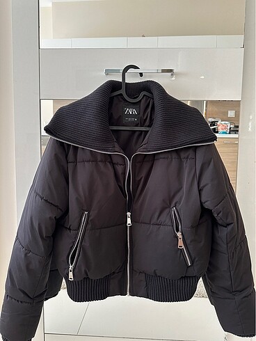 ZARA MONT