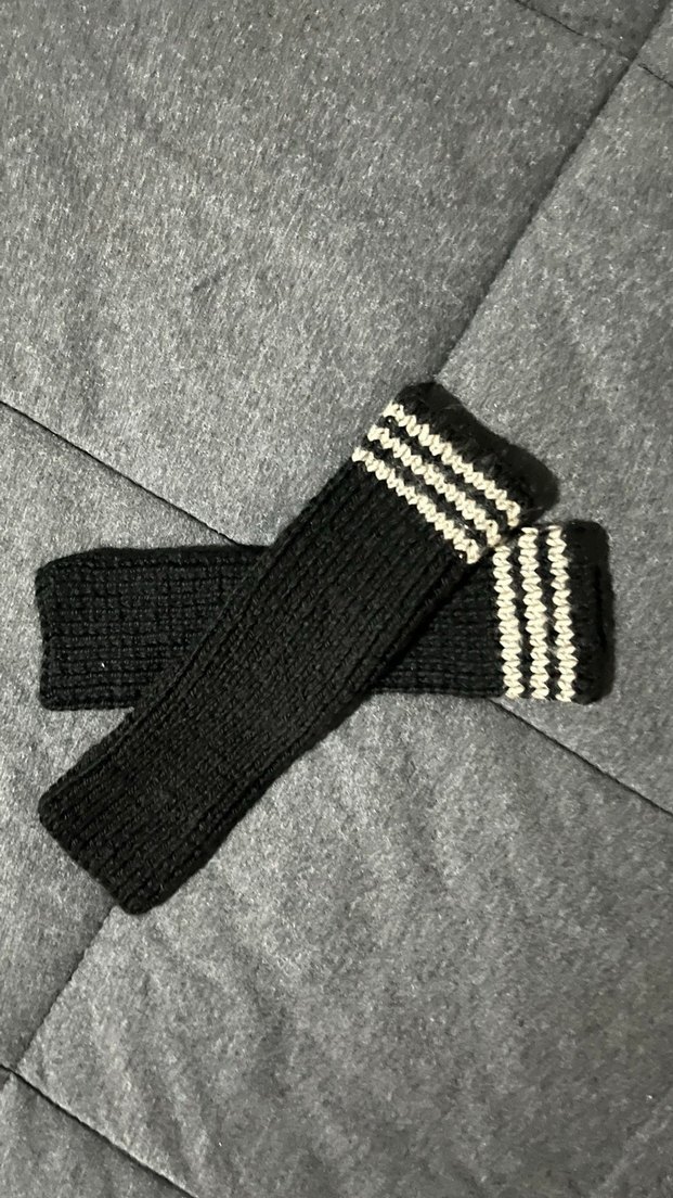 Siyah Örgü Parmaksız Kadın Eldiveni - Görsel 3