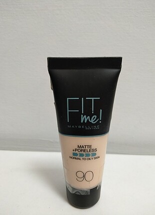 3 Maybelline fit me fondöten 90