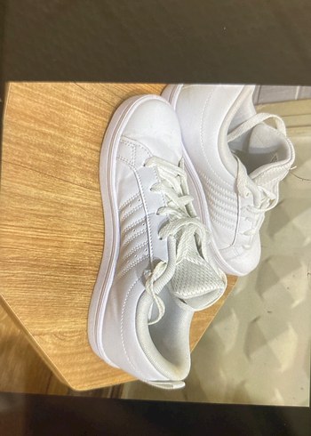 33 Beden Beyaz çocuk Adidas yürüyüş ayakkabısı