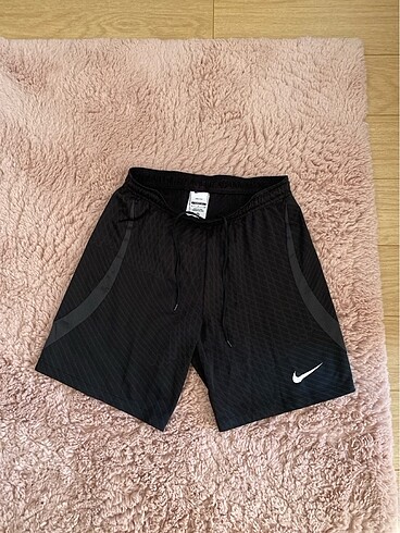 Nike şort