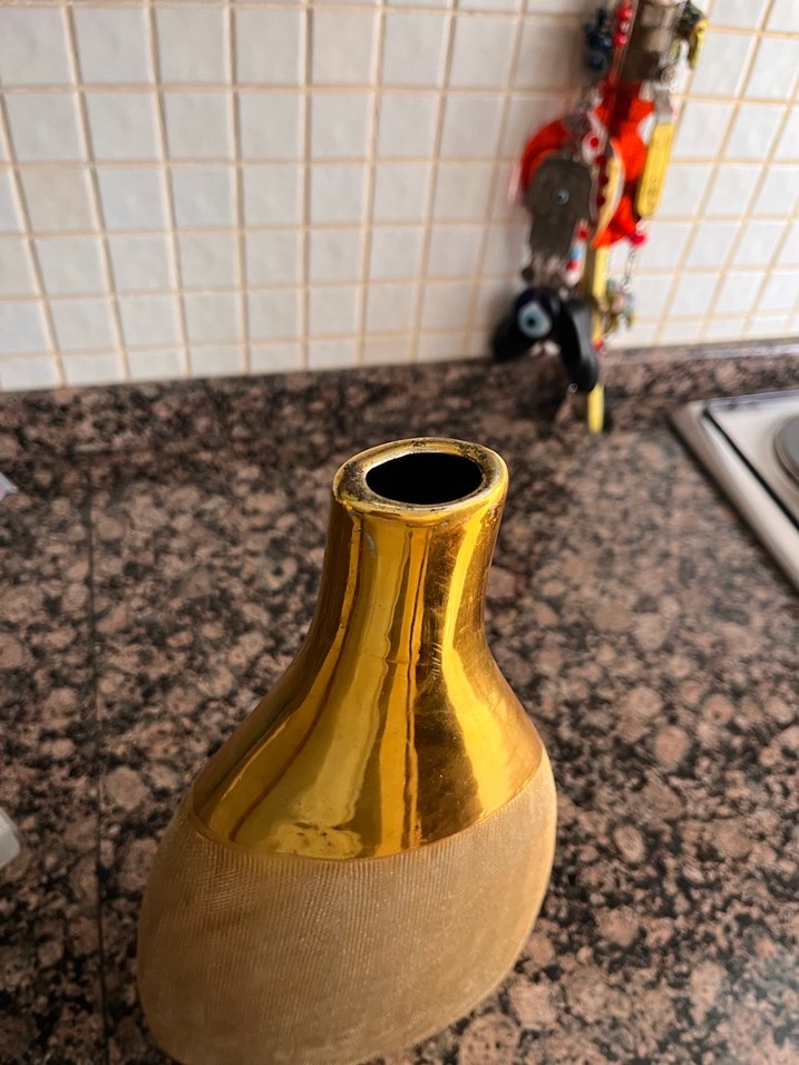 Parlak Altın Renkli Vazo - Görsel 4