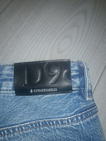 38 Beden Stradivarius kot jean