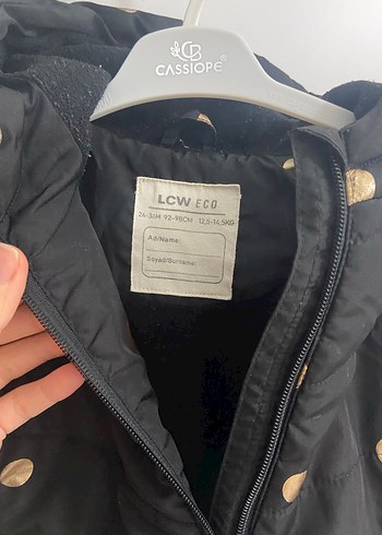 Kız Çocuk Siyah Puantiyeli Kapüşonlu Mont - Görsel 3