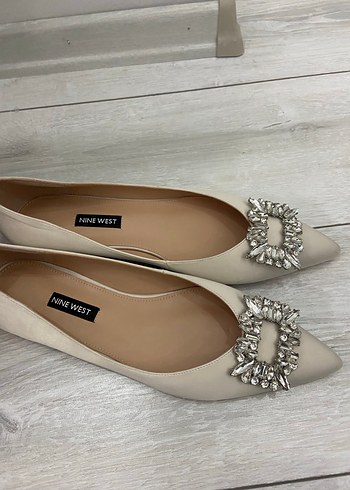 Beyaz Taşlı Tokalı Kadın Topuklu Babet - Görsel 3