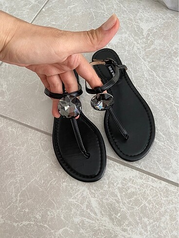 38 Beden Sıfır nine west sandalet