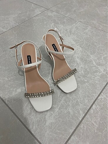 40 Beden beyaz Renk Orjinal nine west