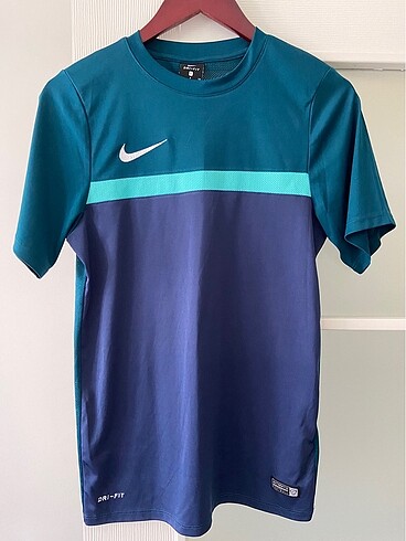 Orjinal Nike üst