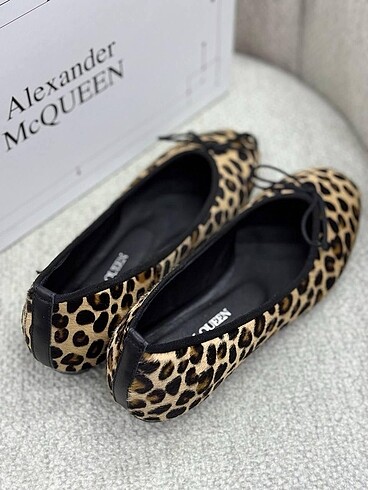 Alexander McQueen Deri Babet