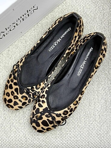 Alexander McQueen Alexander McQueen Deri Babet