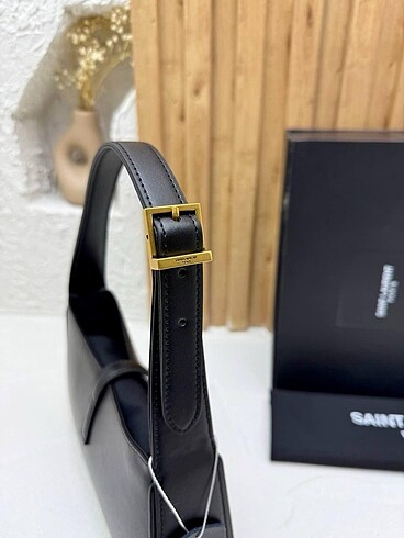  Beden Saint Laurent çanta