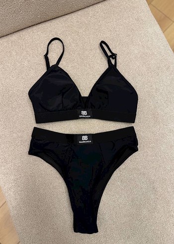 Balenciaga bikini takımı