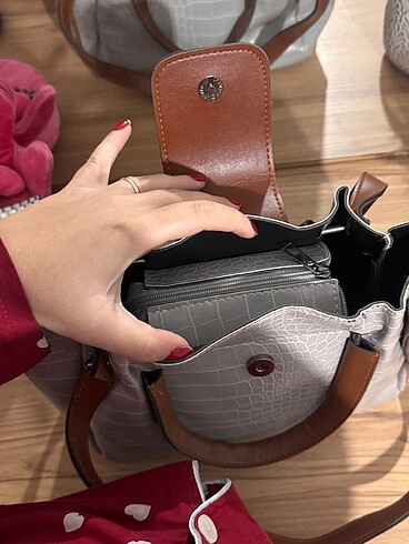  Beden gri Renk Zara logolu kullanışlı çanta