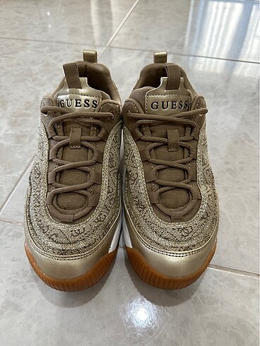 Guess Sneaker