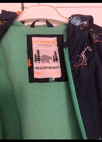 Yepyeni Yağmurluk - Görsel 2