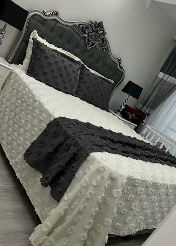 Gri Nakışlı Yatak Örtüsü - Görsel 3