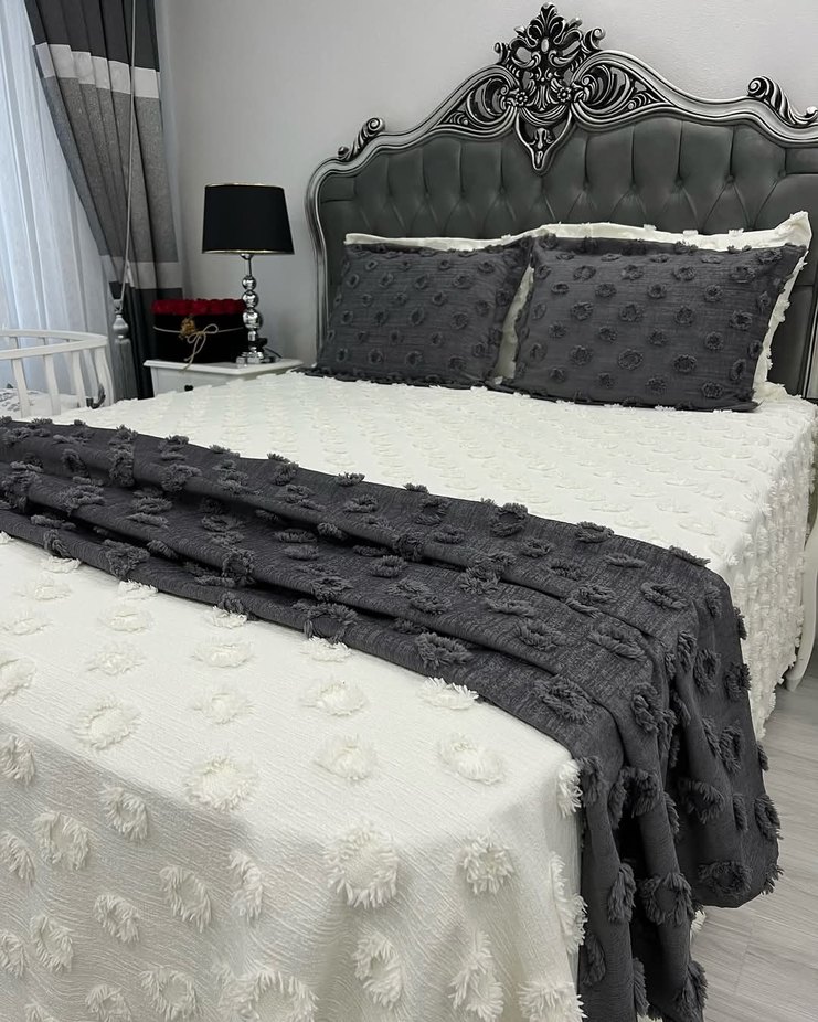 Gri Nakışlı Yatak Örtüsü - Görsel 2