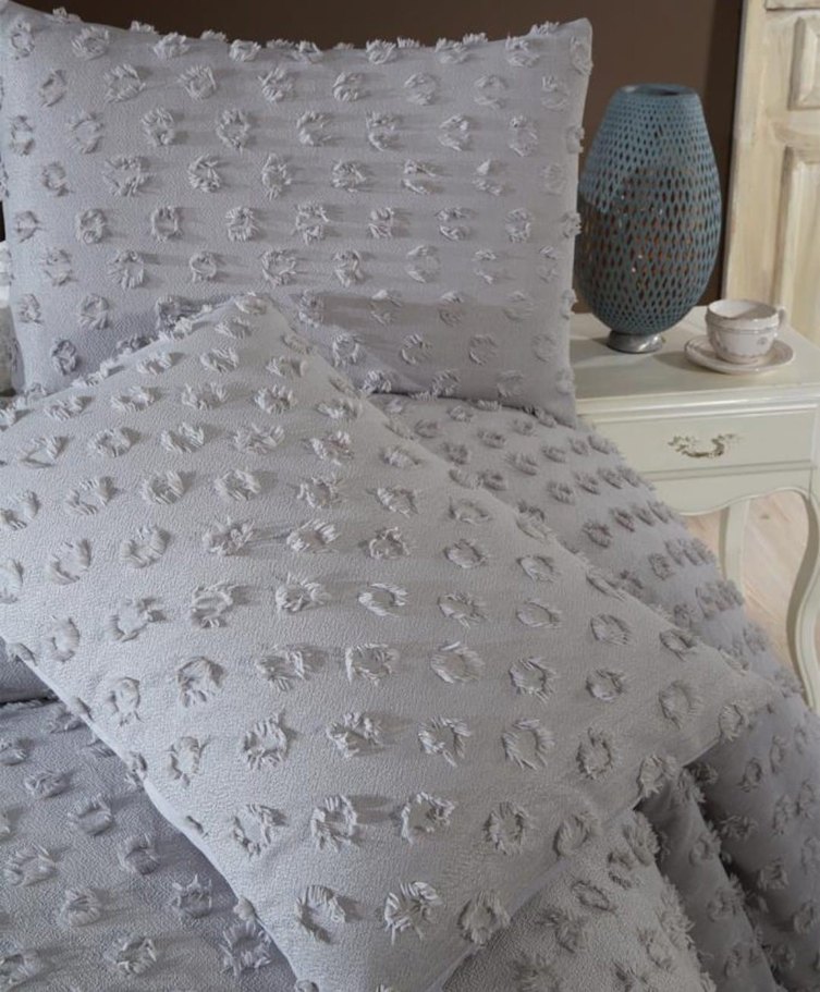 Gri Nakışlı Yatak Örtüsü - Görsel 3