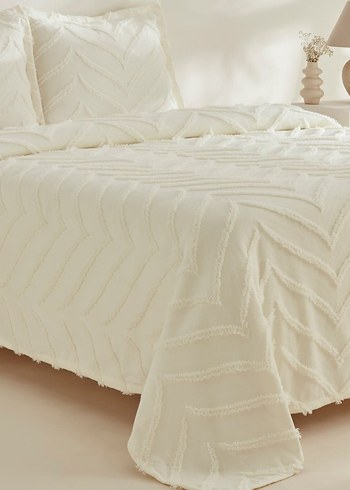 İşlemeli Beyaz Yatak Örtüsü - Görsel 3