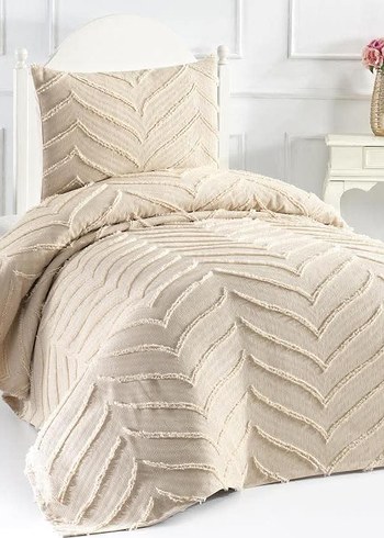 Beyaz İşlemeli Yatak Örtüsü - Görsel 3