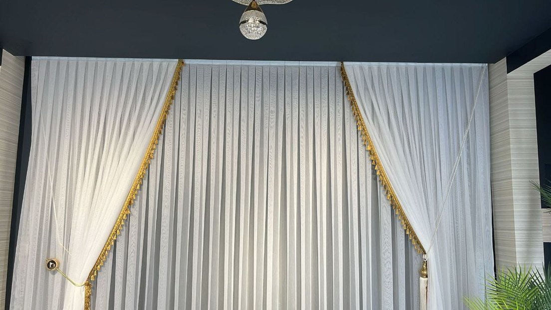 Beyaz Desenli Tül ve Kanatlı Perde Seti - Görsel 2