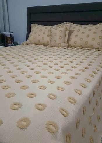Beyaz Puanlı Yatak Örtüsü - Görsel 3