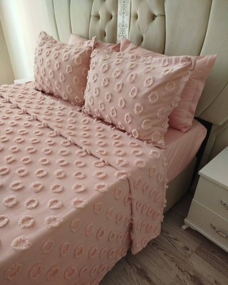 Nakışlı Pembe Yatak Örtüsü - Görsel 2