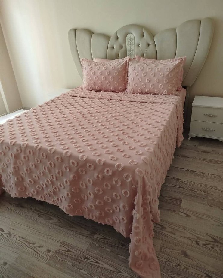 Nakışlı Pembe Yatak Örtüsü - Görsel 3