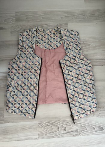 Pembe Desenli Fermuarlı Kadın Yelek