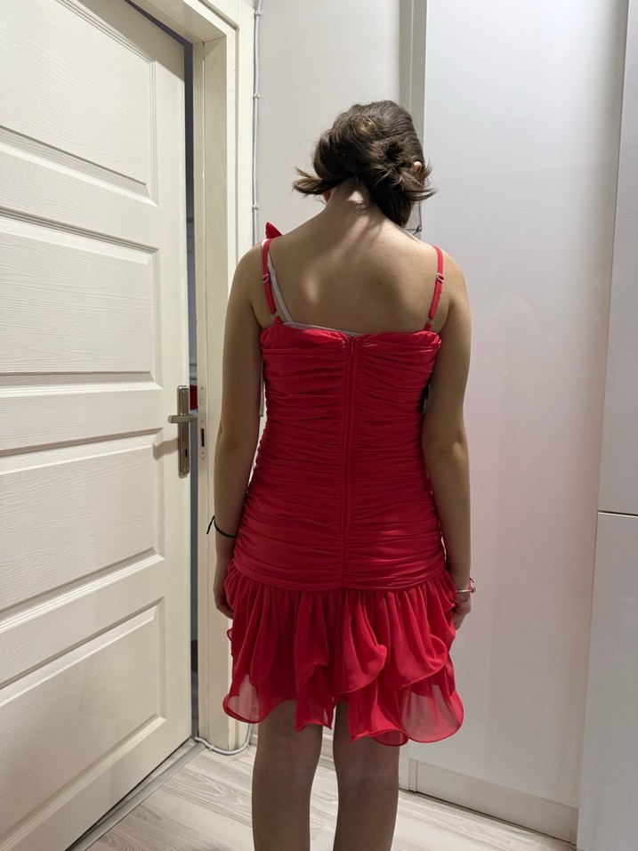 Kırmızı Straplez Fırfırlı Midi Abiye Elbise - Görsel 2