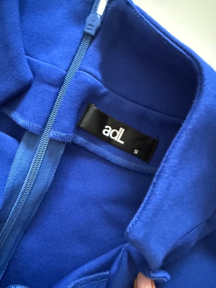 Mavi V Yakalı Fermuarlı Kadın Bluz - Görsel 2