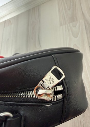 Calvin Klein Siyah Deri Kadın Çapraz Çanta - Görsel 3