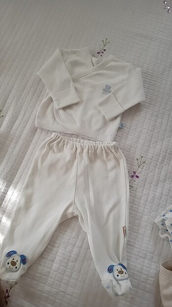 Diğer Pijama takımı sadece 1defa giyildi ebebek marka ayaklı kendinden