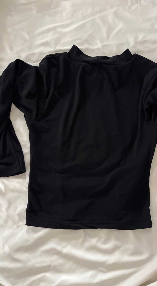 Siyah Yüksek Yakalı Uzun Kollu Kadın Bluz - Görsel 3