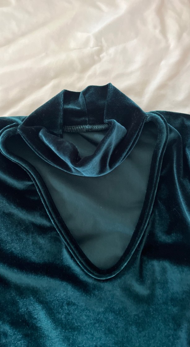 Siyah Yüksek Yakalı Kadife Bluz - Görsel 2