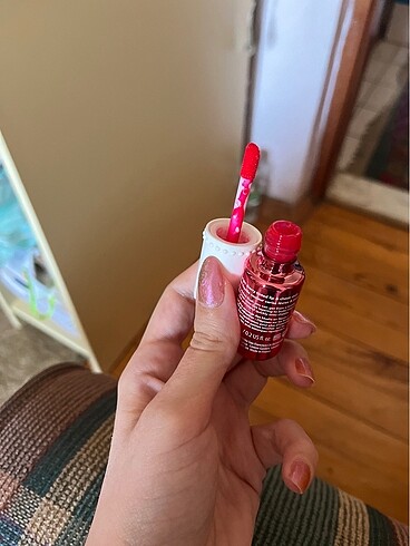  Beden Benefit gogo tint