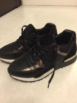 Trendy sneaker