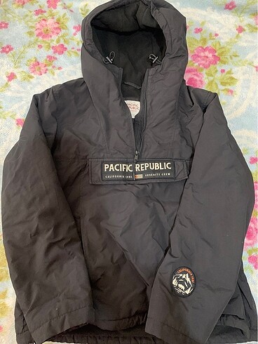 Pull And Bear Kanguru Mont