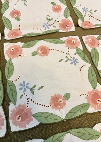 Nakışlı Vintage Pastel Renkli sehpa büfe Örtüsü - Görsel 4