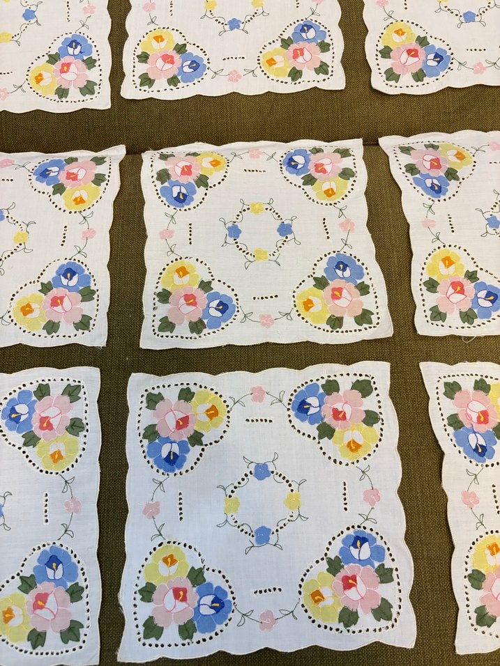 Nakışlı Çok Renkli Sehpa Büfe Örtüsü - Görsel 3