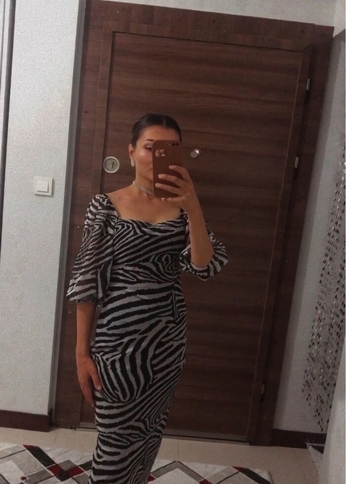 Zebra desenli şifon elbise - Görsel 2
