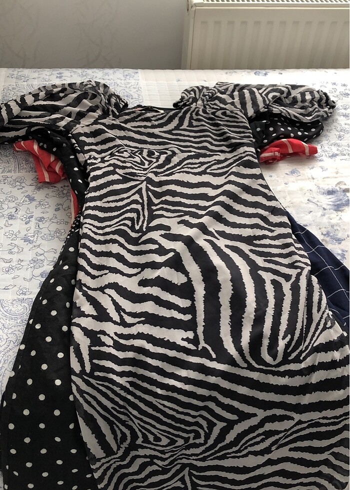 Zebra desenli şifon elbise - Görsel 4