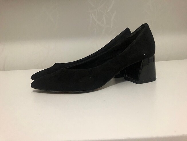 Stradivarius Dolgu topuklu süet stiletto