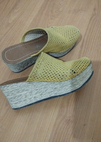 Hardal Sarı Dolgu Topuklu Kadın Terlik - Görsel 5