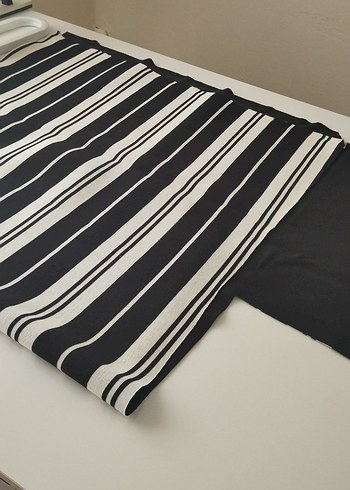 beyaz siyah enine çizgili kumaş - Görsel 5