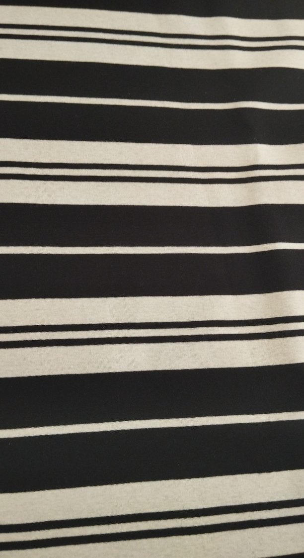 beyaz siyah enine çizgili kumaş - Görsel 2