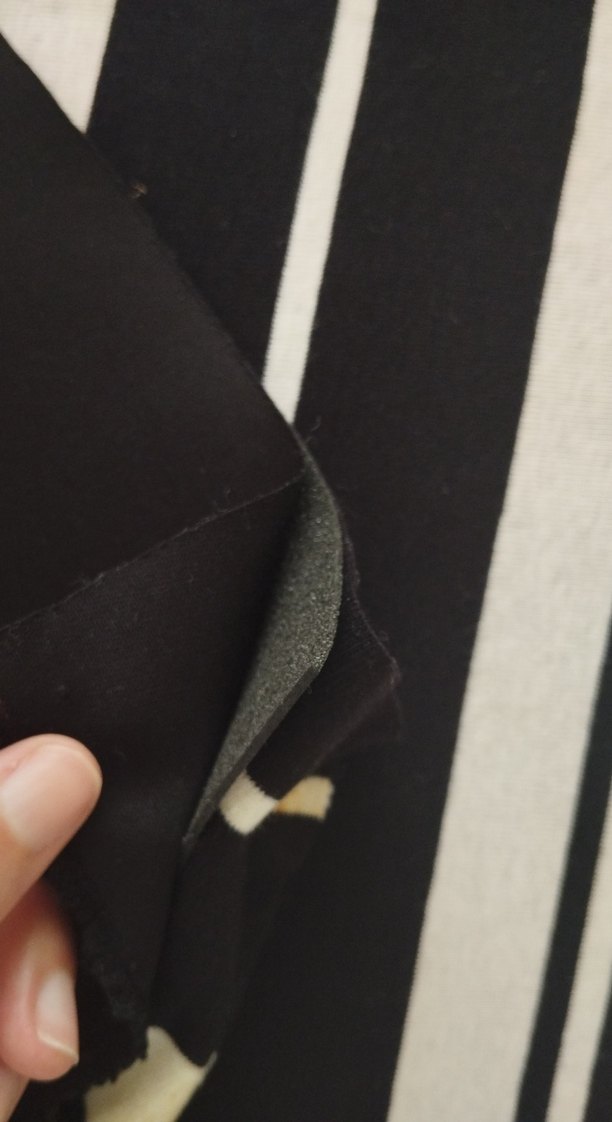 beyaz siyah enine çizgili kumaş - Görsel 4