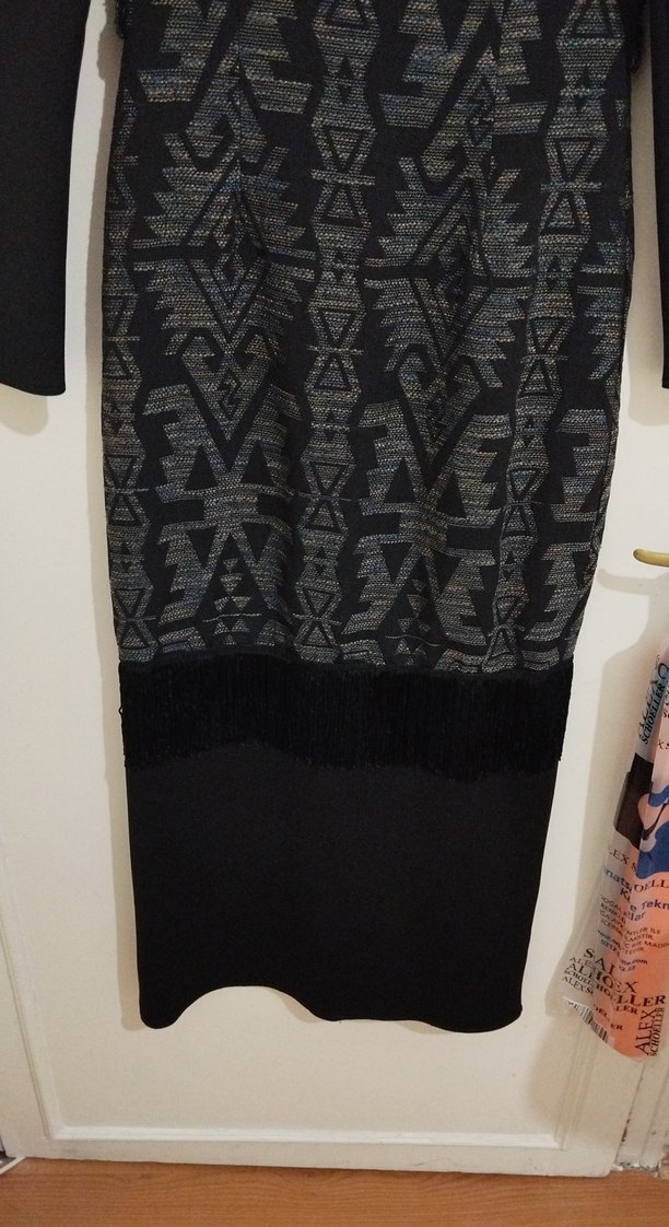 Uzun Kollu Siyah Desenli Kadın Elbise - Görsel 2